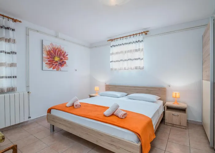 Appartement 2 Bedroom Lovely In *