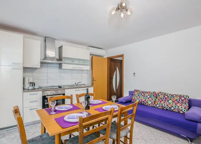 2 Bedroom Lovely In