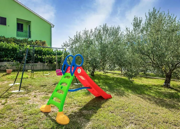 2 Bedroom Lovely In *