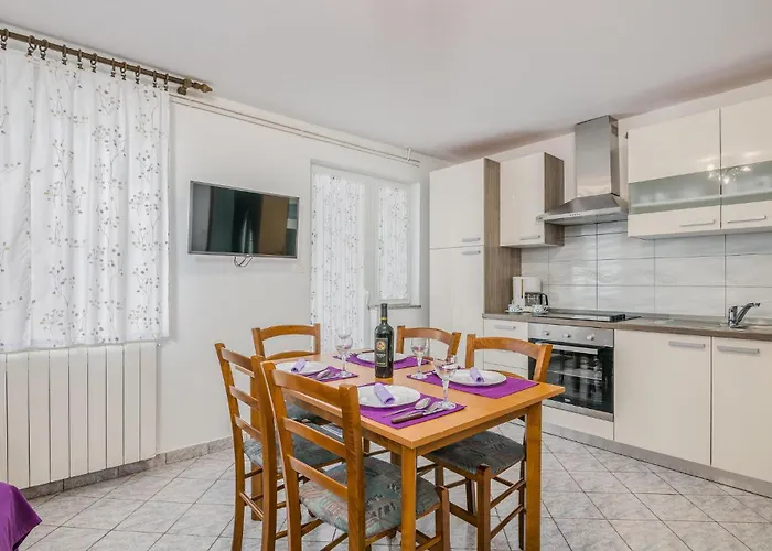 2 Bedroom Lovely In