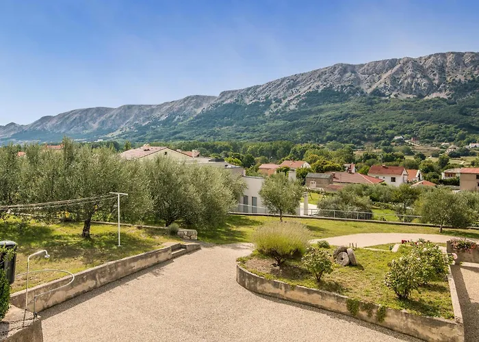 Appartement 2 Bedroom Lovely In Jurandvor