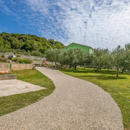 2 Bedroom Lovely In Jurandvor