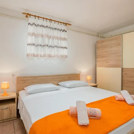 2 Bedroom Lovely In アパート