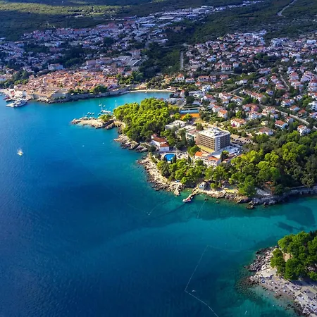 Apartman 2 Bedroom Lovely In *